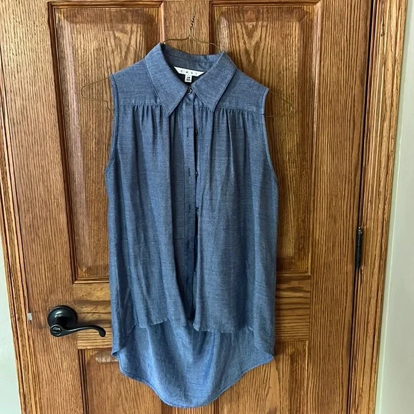Cabi chambray tunic XS pit to pit 16in - Picture 4 of 4